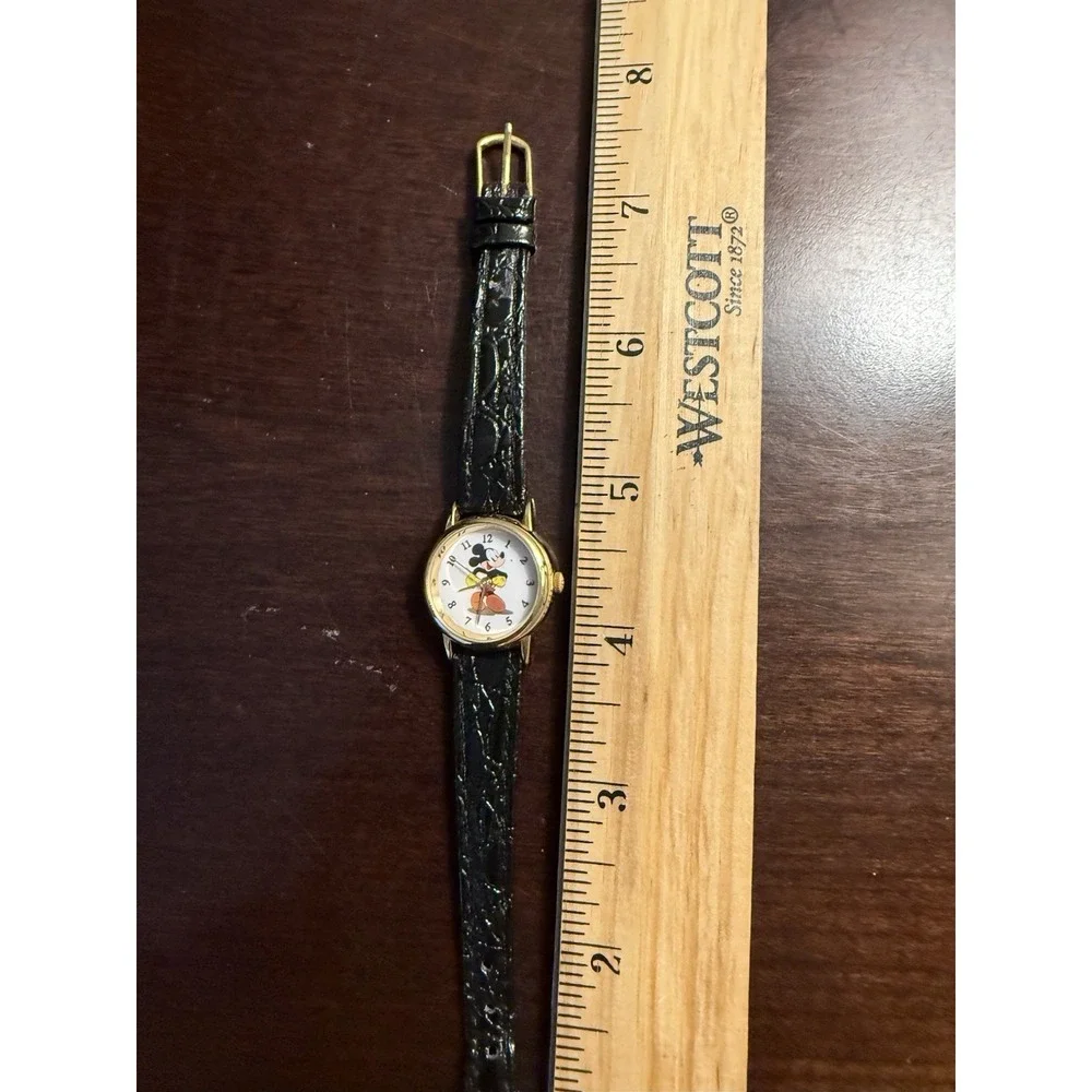 Disney Watch Mickey Mouse Pointing To The Time Vintage Black Leather Band